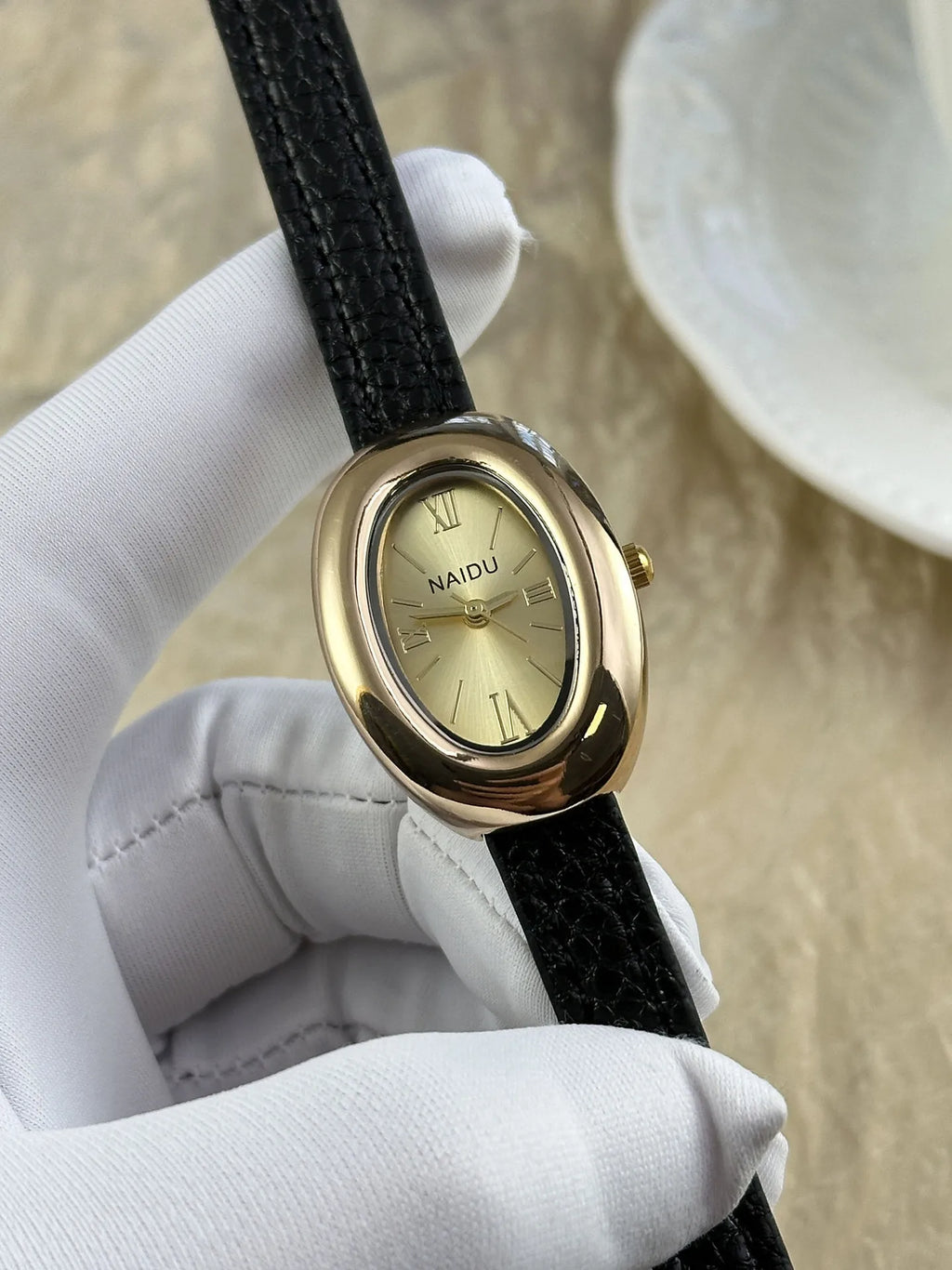 Constance Watch על היד
