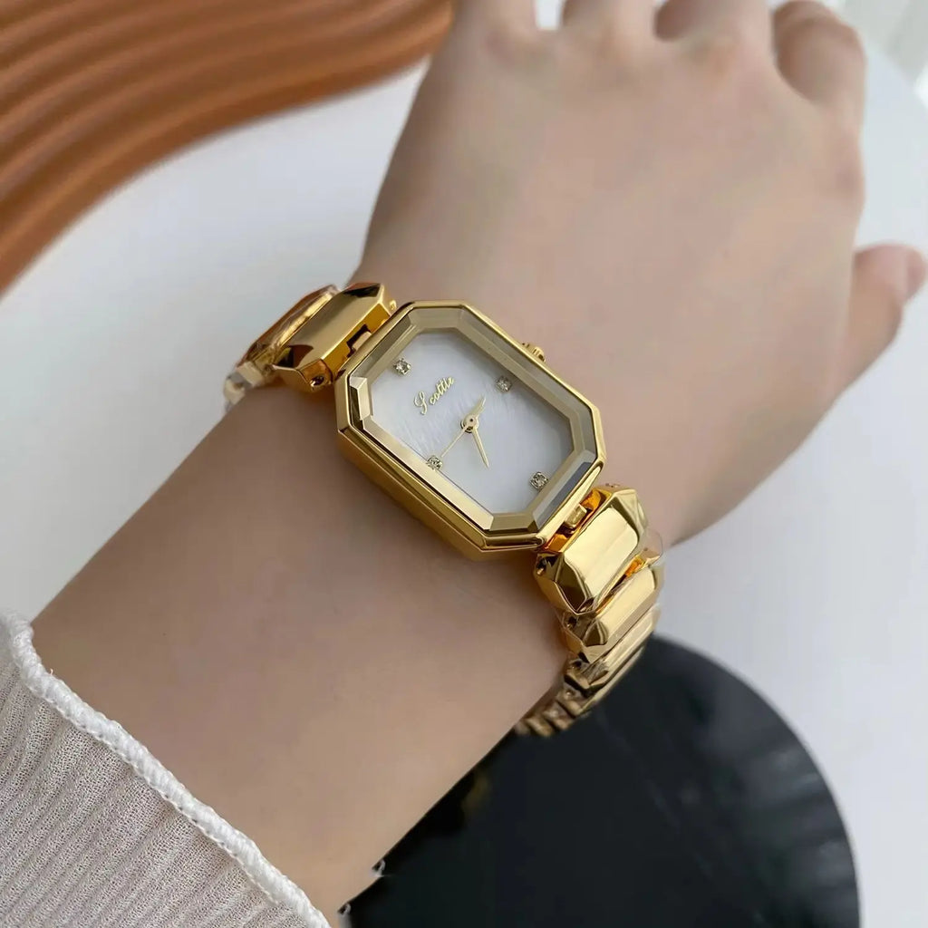 Hermine Watch על היד